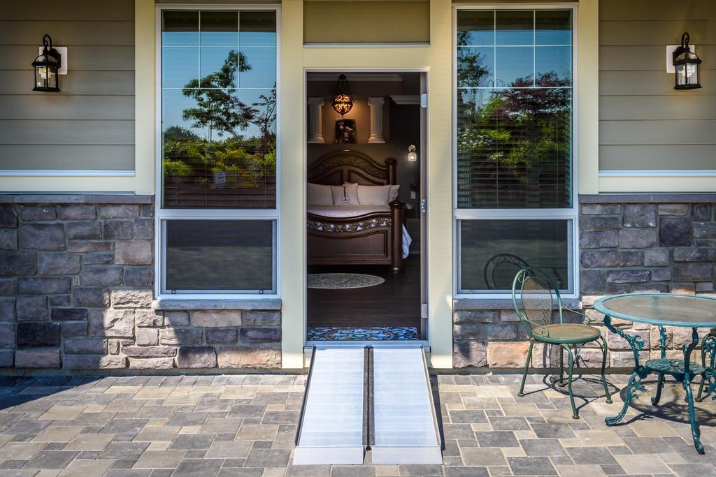 Brookside Inn Boutique Hotel Abbotsford Exterior foto